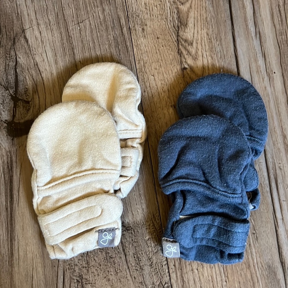 Goumi baby mittens